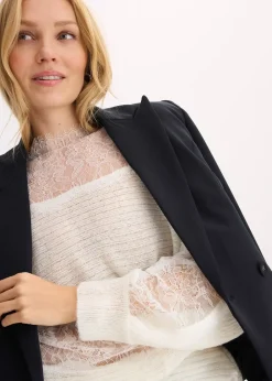 Pull épaules nues avec dentelle