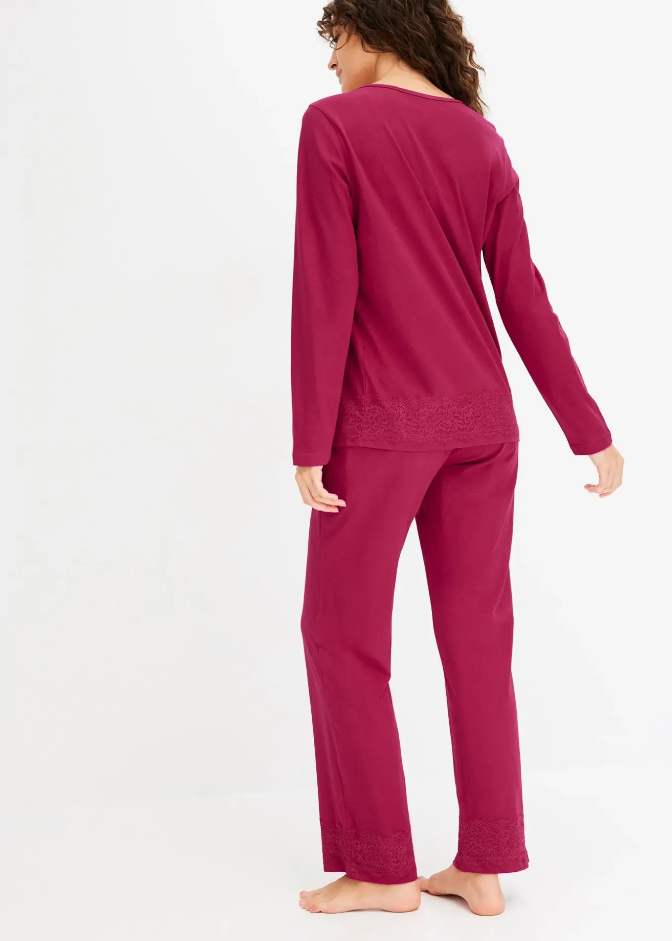 Pyjama avec dentelle