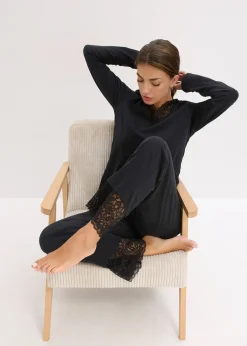 Pyjama avec finitions dentelle