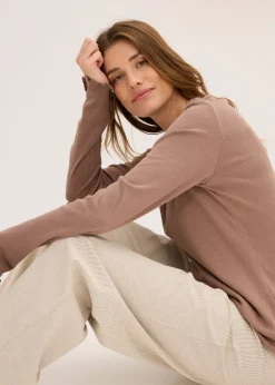 Pyjama avec un T-shirt côtelé et un pantalon tissé