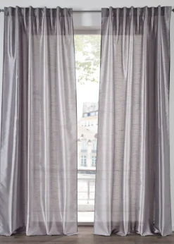 Rideau légèrement brillant, aussi en extra long (1 pce)