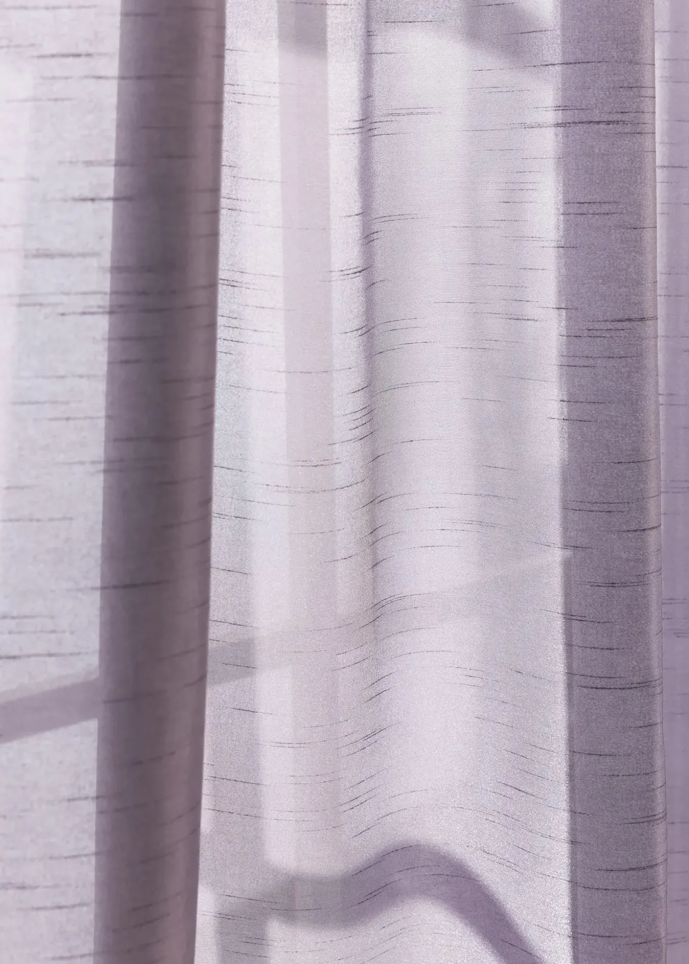 Rideau légèrement brillant, aussi en extra long (1 pce)