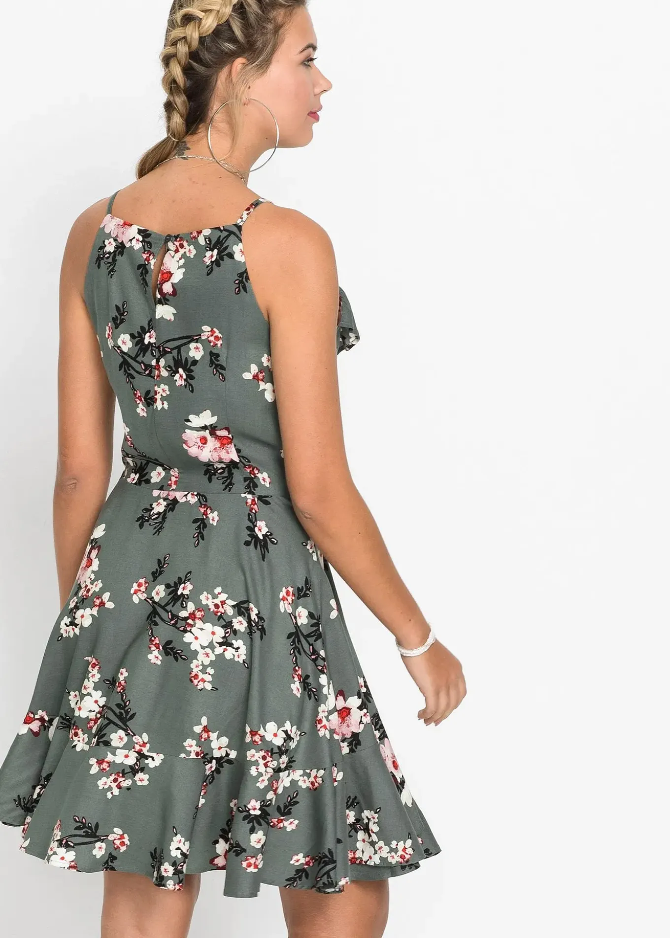 Robe à bretelles et volants