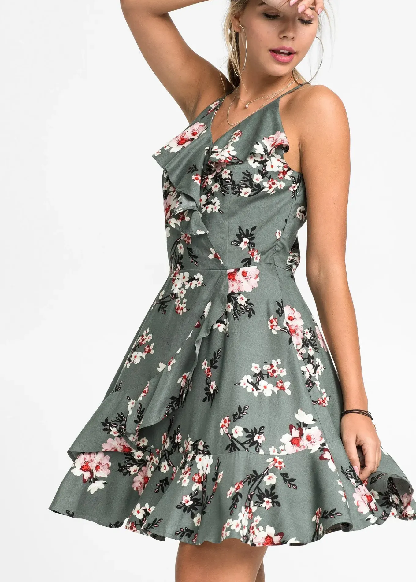 Robe à bretelles et volants