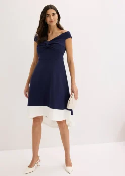 Robe à col Bardot et détail nœud