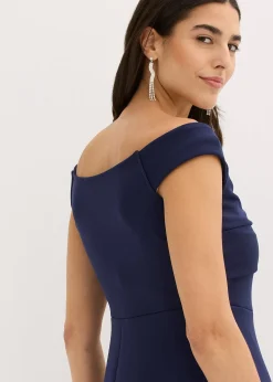 Robe à col Bardot et détail nœud