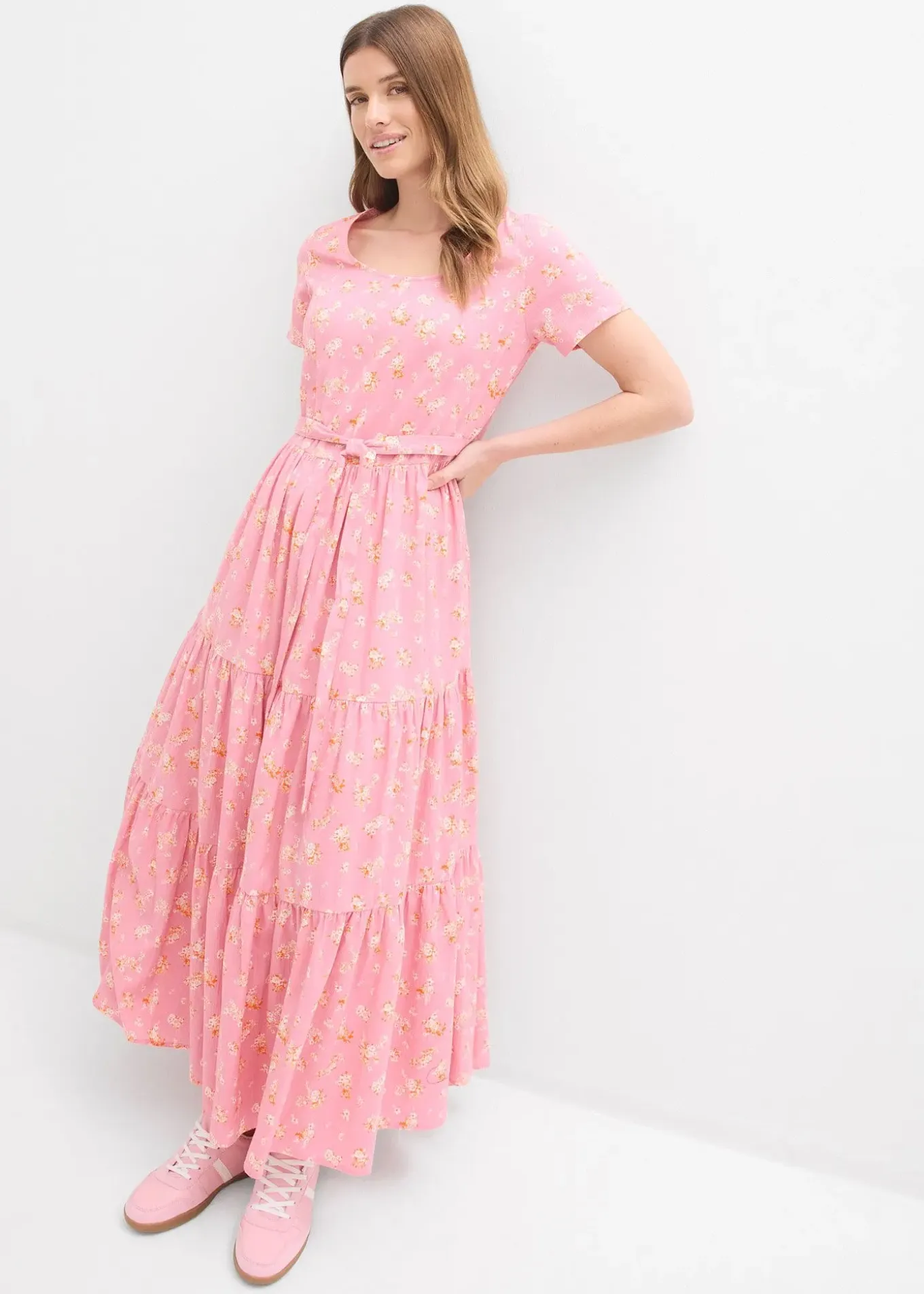 Robe à manches courtes