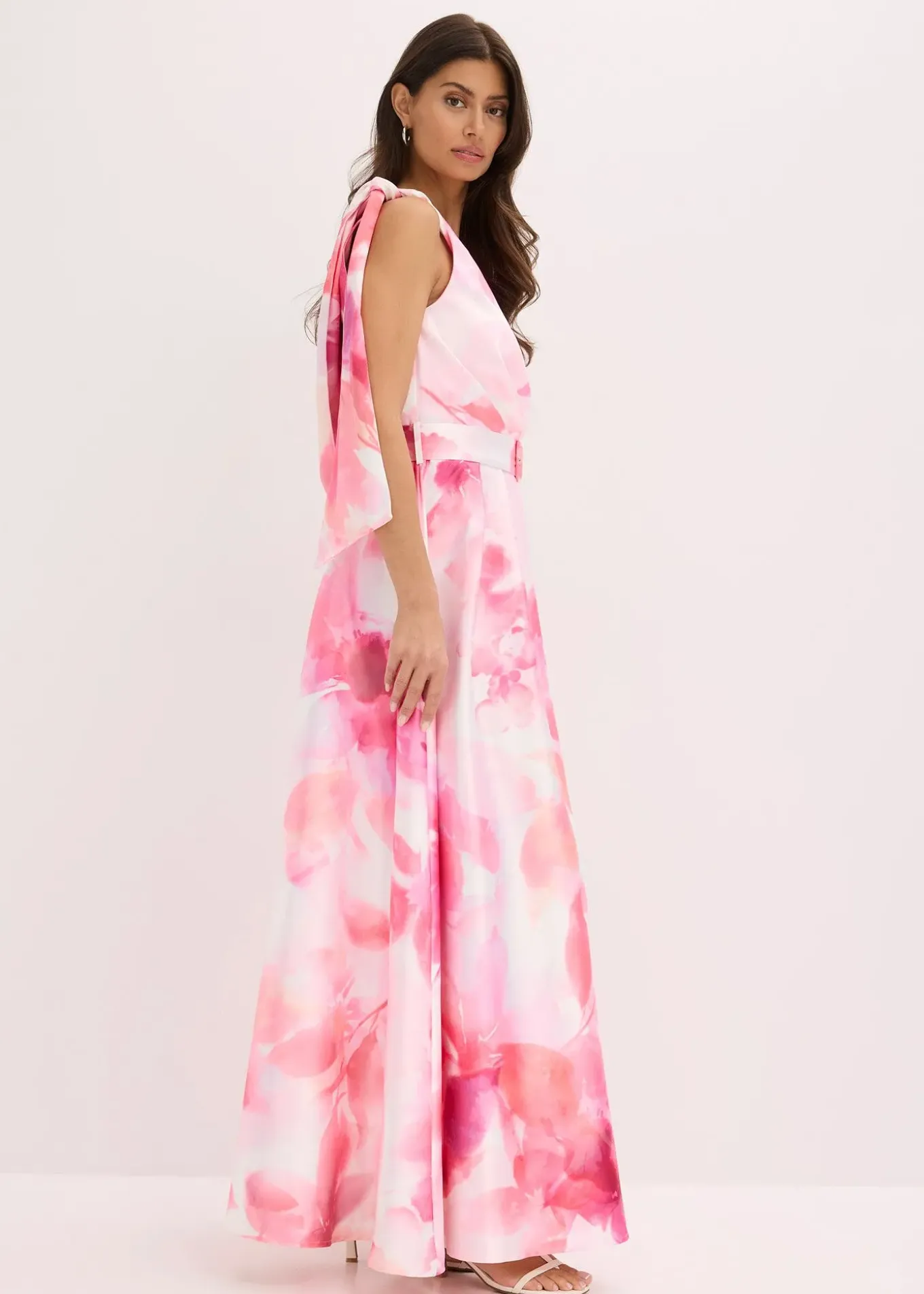 Robe asymétrique en satin brillant