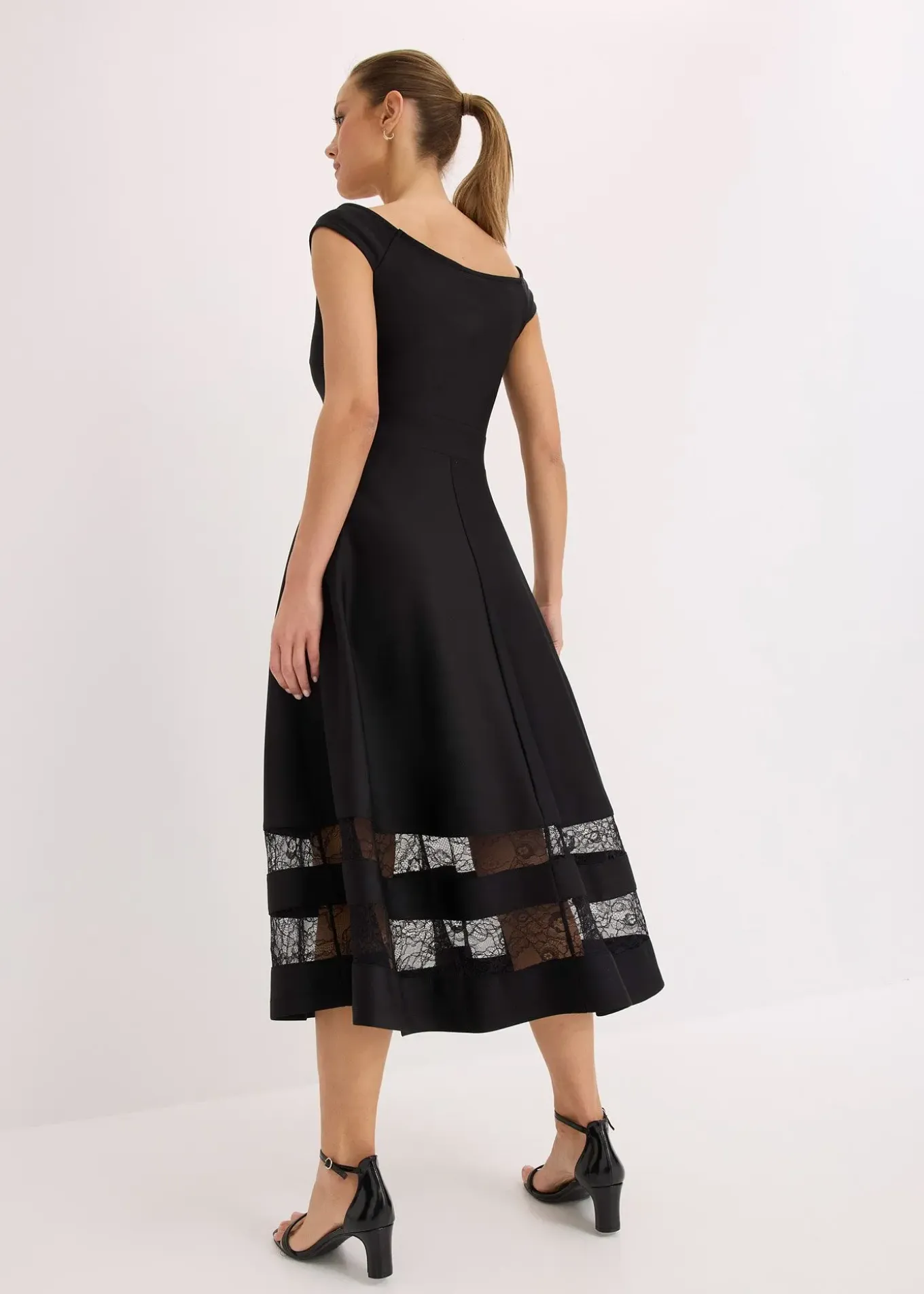 Robe col Bardot avec dentelle