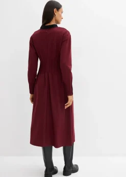 Robe confortable avec plis décoratifs