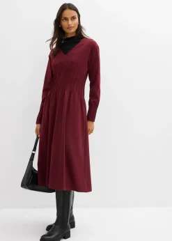 Robe confortable avec plis décoratifs