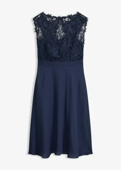 Robe courte à dentelle