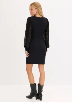 Robe courte avec décolleté plongeant