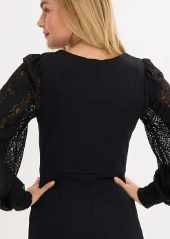 Robe courte avec décolleté plongeant