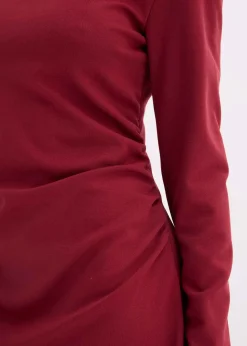 Robe courte avec découpes