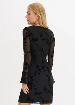 Robe courte avec manches en mesh