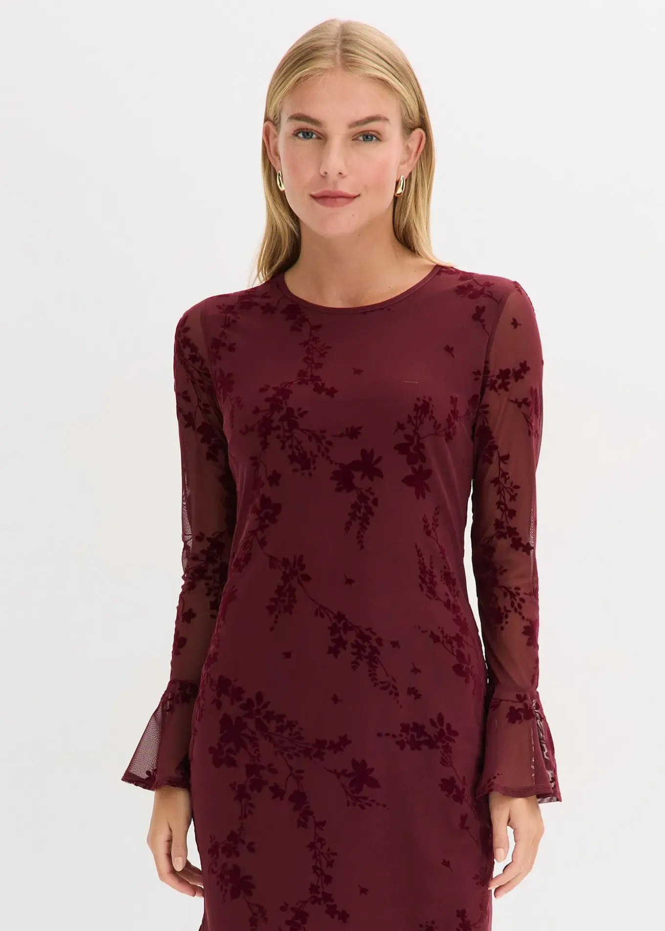 Robe courte avec manches en mesh