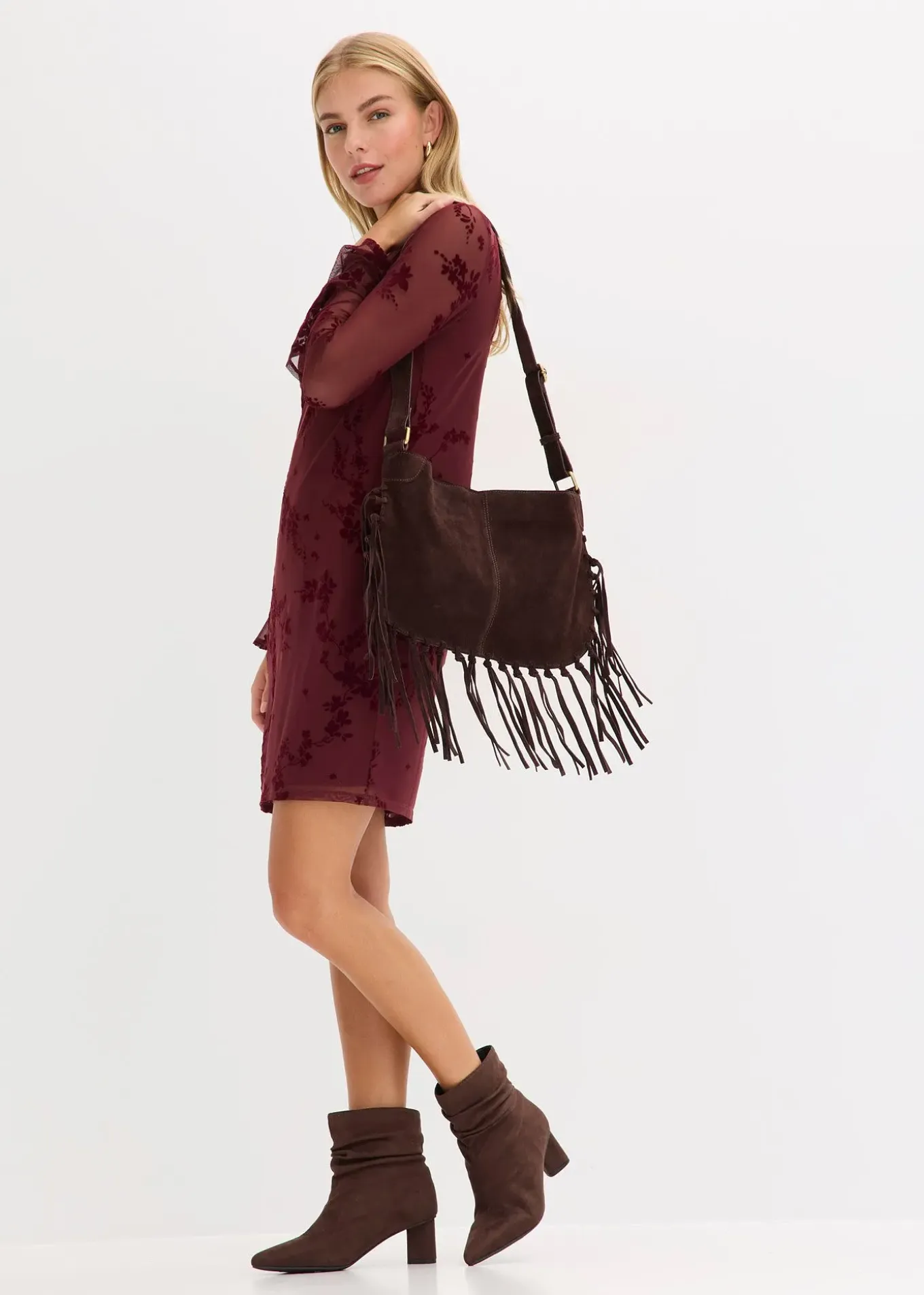 Robe courte avec manches en mesh