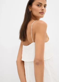 Robe courte brodée de sequins