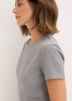 Robe courte, coupe patineuse