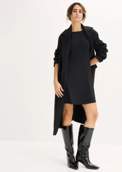 Robe courte, coupe patineuse