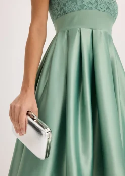 Robe courte devant, longue derrière en satin brillant avec dentelle