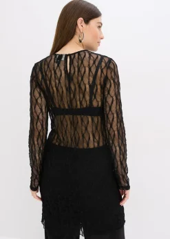 Robe courte en dentelle