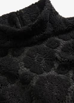 Robe courte en dentelle