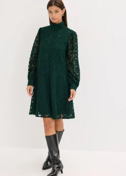 Robe courte en dentelle