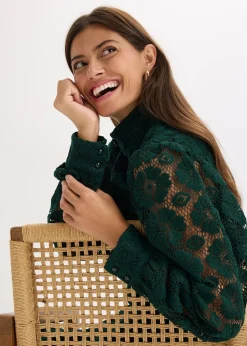 Robe courte en dentelle