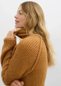 Robe courte en maille côtelée à col roulé