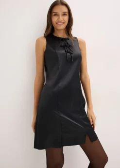 Robe courte en satin brillant