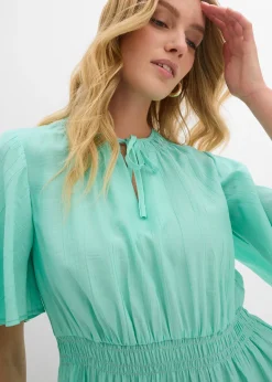 Robe courte et fluide en viscose mélangée