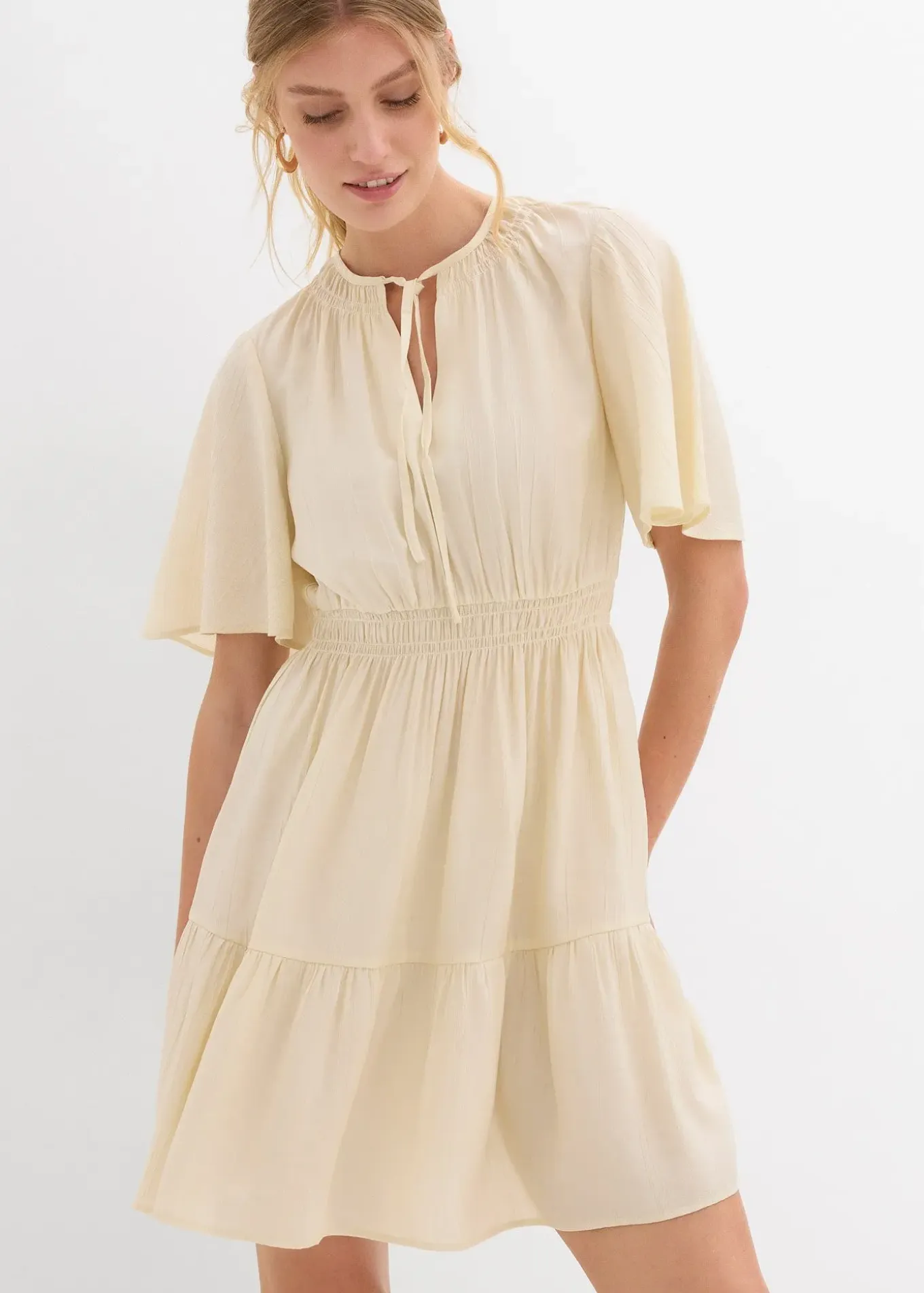 Robe courte et fluide en viscose mélangée