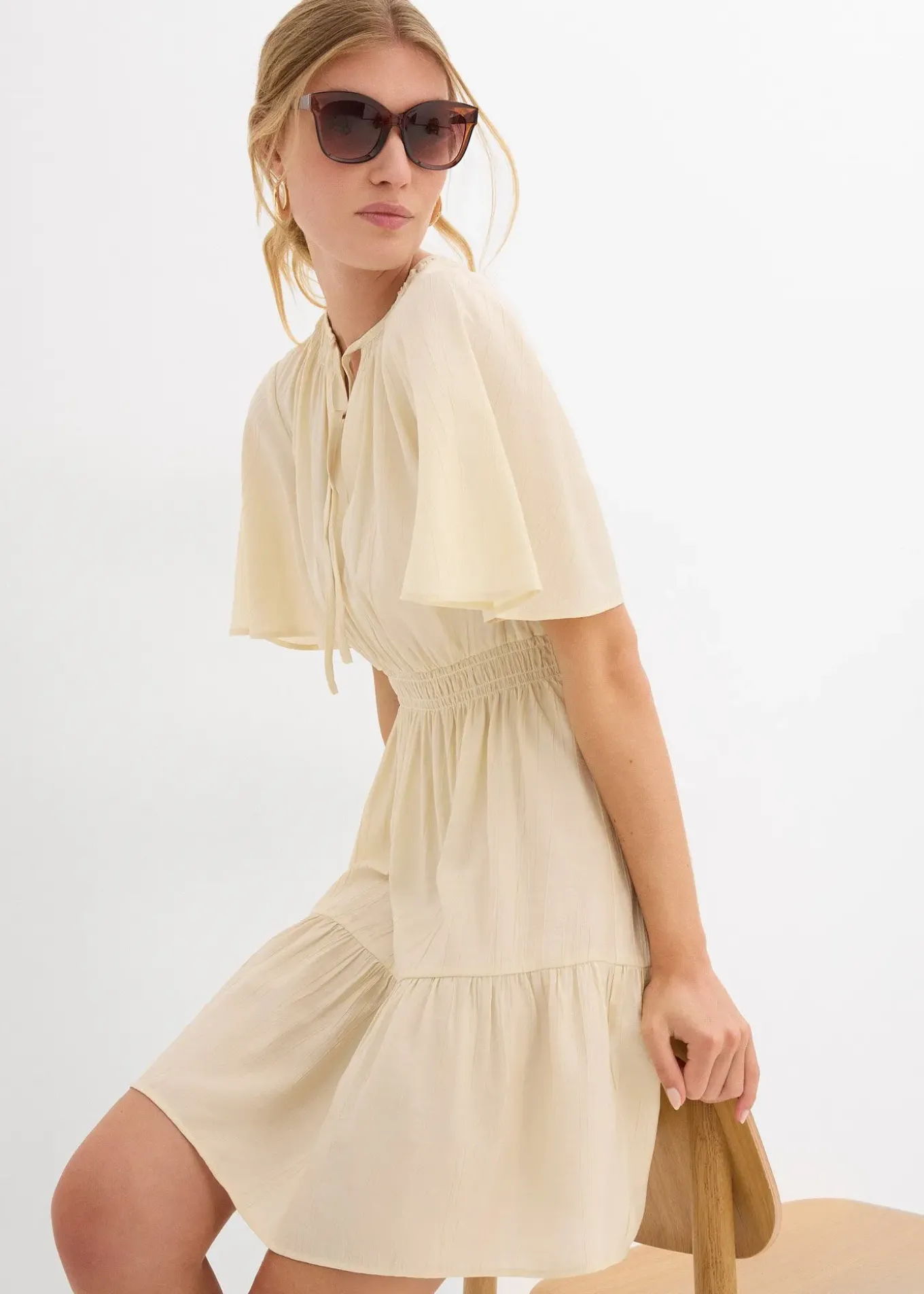 Robe courte et fluide en viscose mélangée