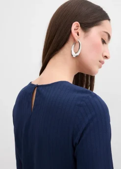 Robe courte et texturée