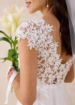 Robe de mariée en tulle délicat et dentelle