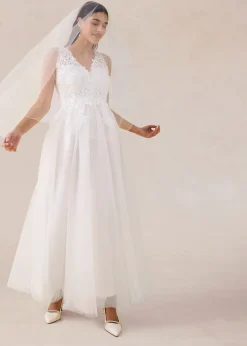Robe de mariée en tulle et dentelle