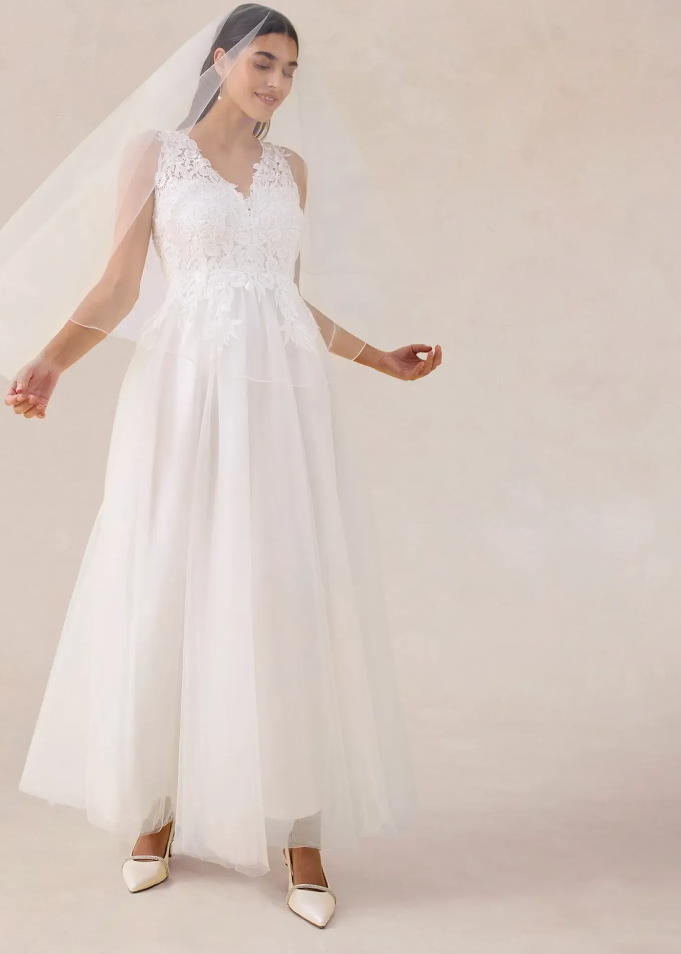 Robe de mariée en tulle et dentelle