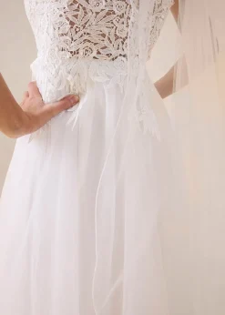 Robe de mariée en tulle et dentelle