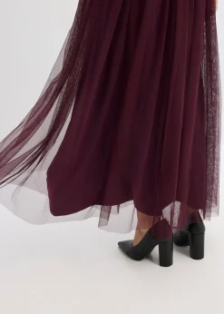 Robe de soirée en tulle avec haut brodé de sequins