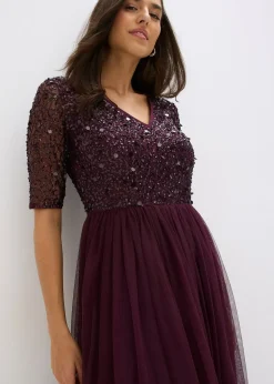 Robe de soirée en tulle avec haut brodé de sequins