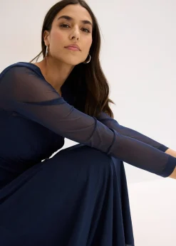 Robe de soirée en tulle délicat avec des strass