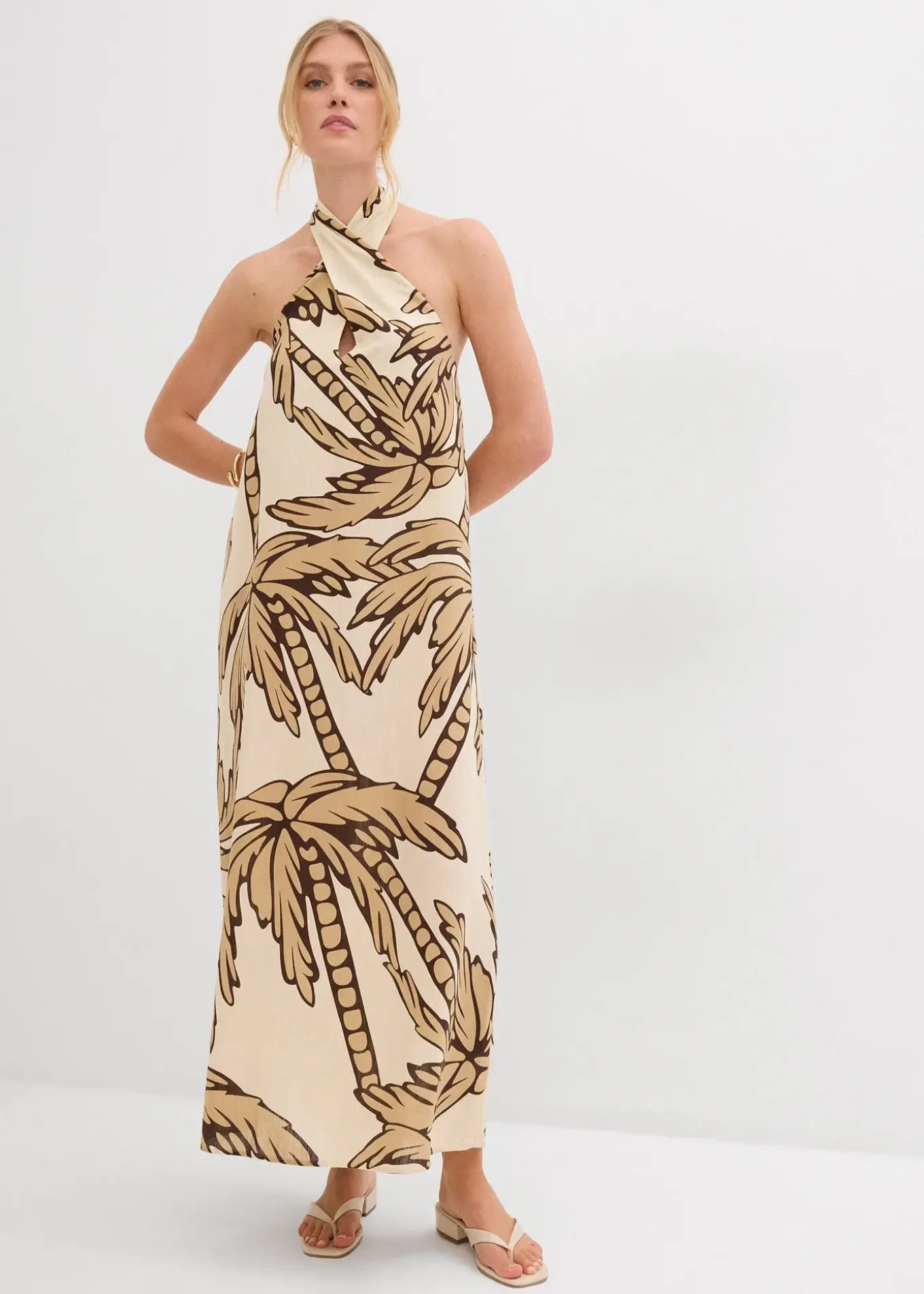 Robe dos nu, coupe évasée