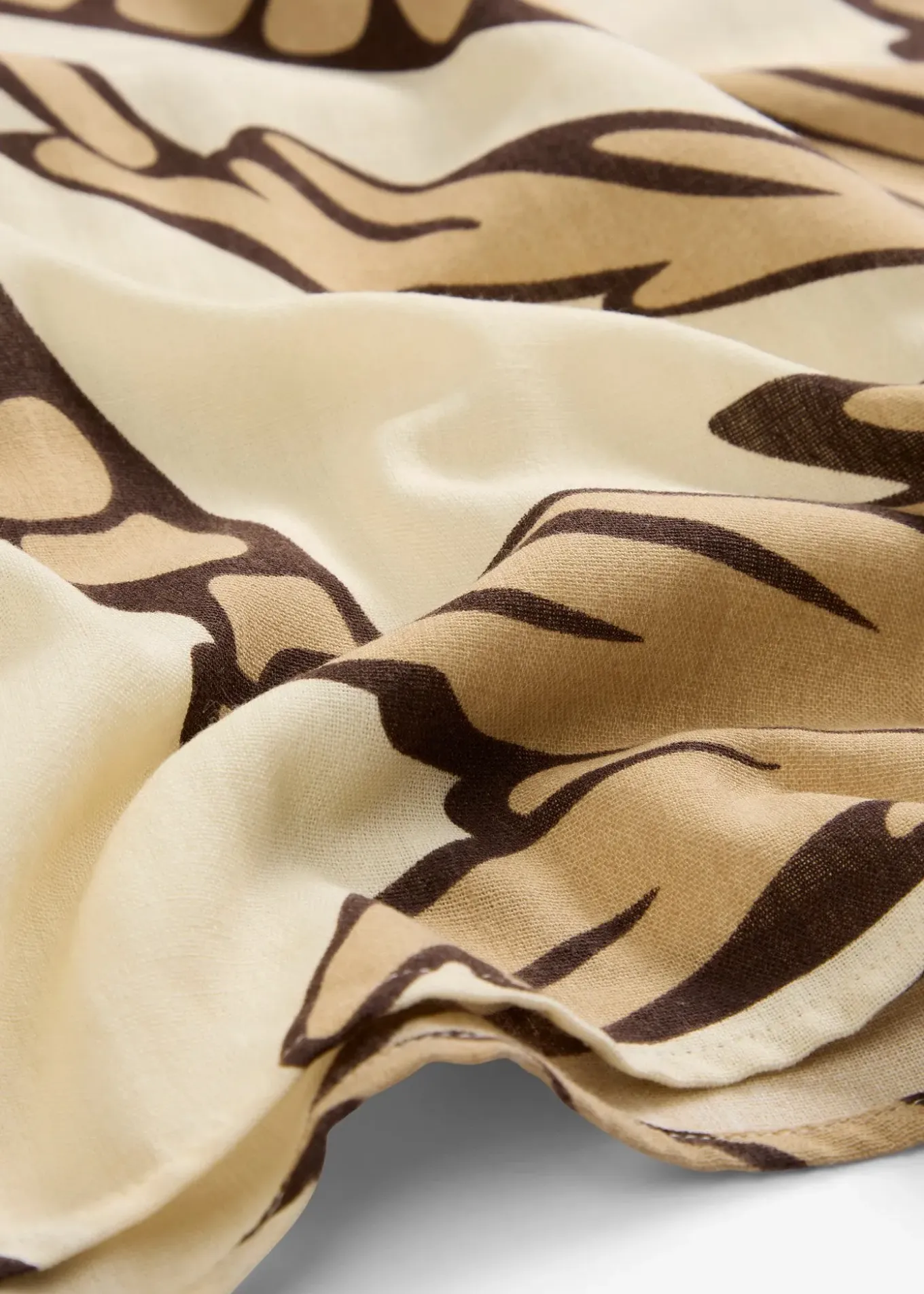 Robe dos nu, coupe évasée