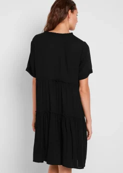 Robe en crépon de viscose, longueur genou, détail encolure