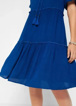 Robe en crépon de viscose, longueur genou, détail encolure