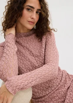 Robe en dentelle à pans