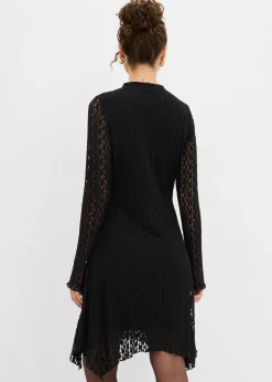 Robe en dentelle à pans