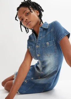 Robe en jean boutonnée avec ourlet à cru